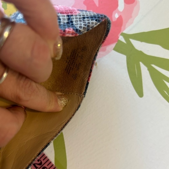 Neutralizers, ladies, size 10 floral high heels, snake, skin, print - Picture 6 of 10